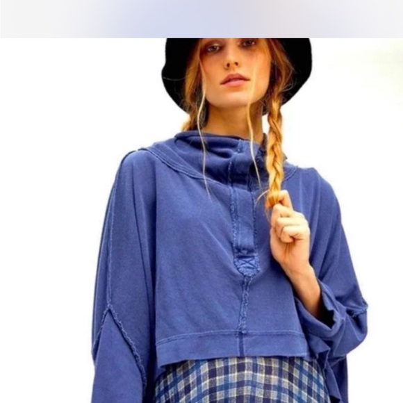 We The Free Tops - Free People Camden Henley Cropped Blue Raw Hem Oversized Sweatshirt S